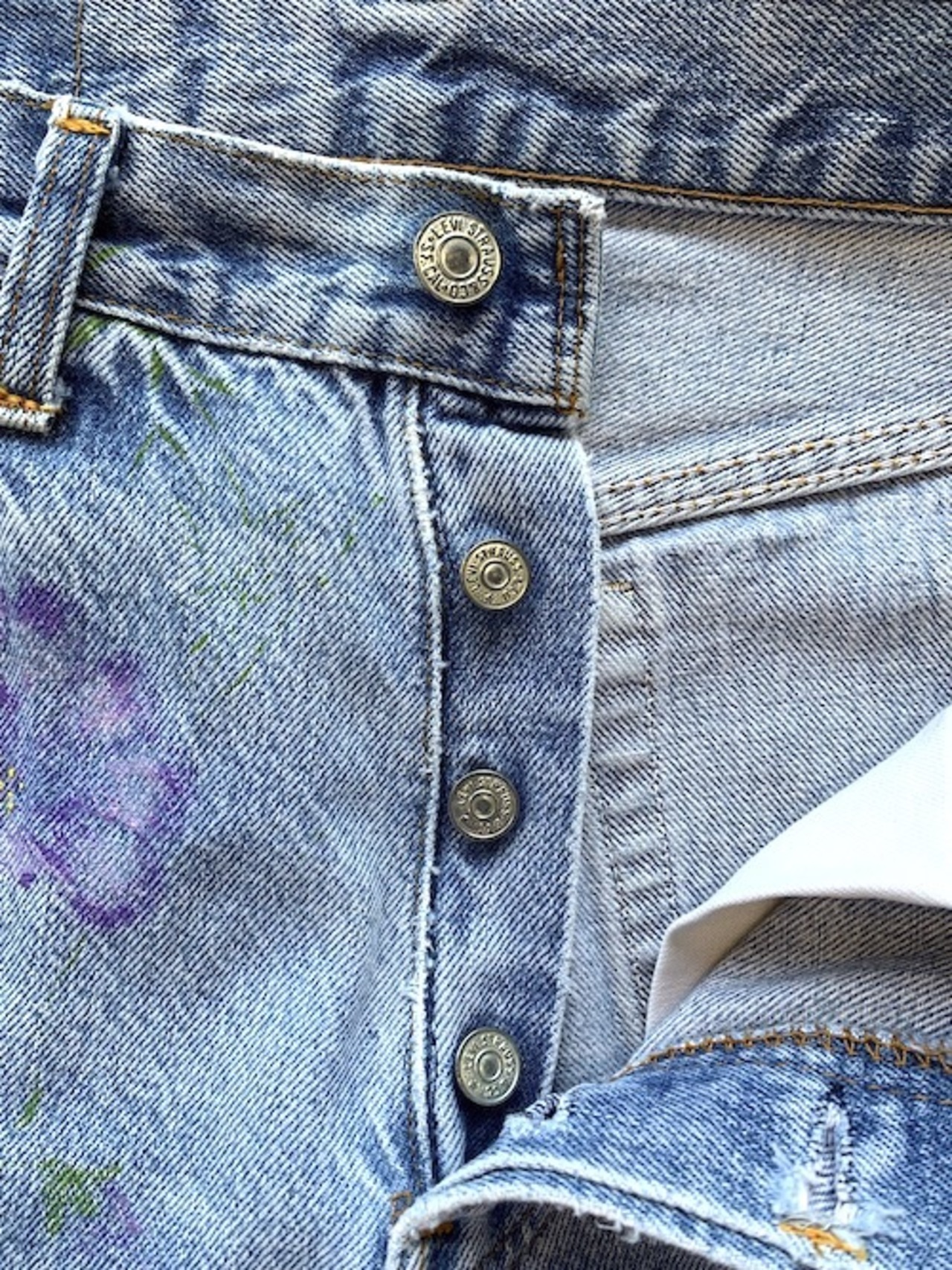 M-216  リーバイス Levis501レギュラー古着 1980年代米国製刻印525  W 71cm(ぐるり） 股下 71cm
