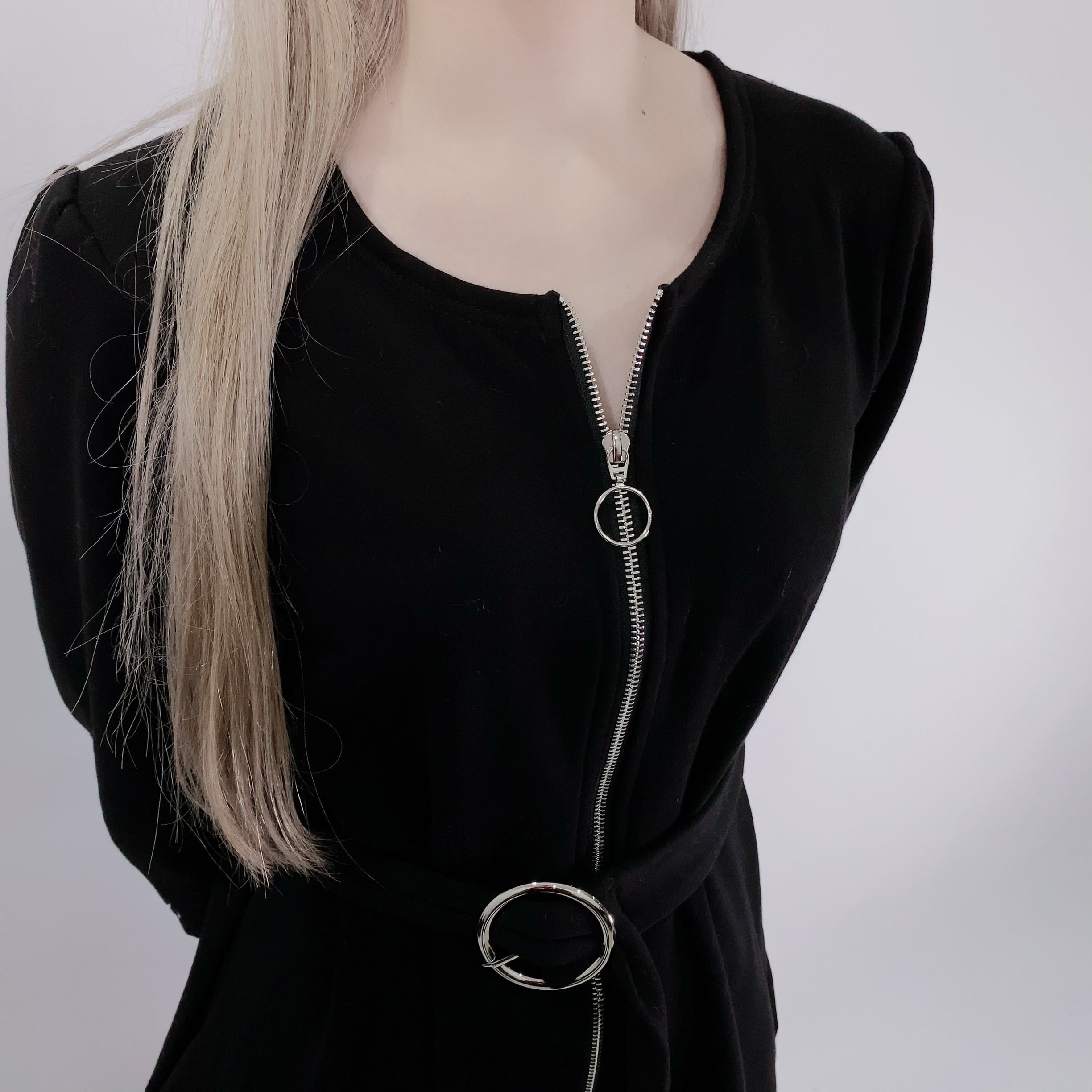 防寒仕様フロントジッパーワンピース ベルト ポケット付き Nier