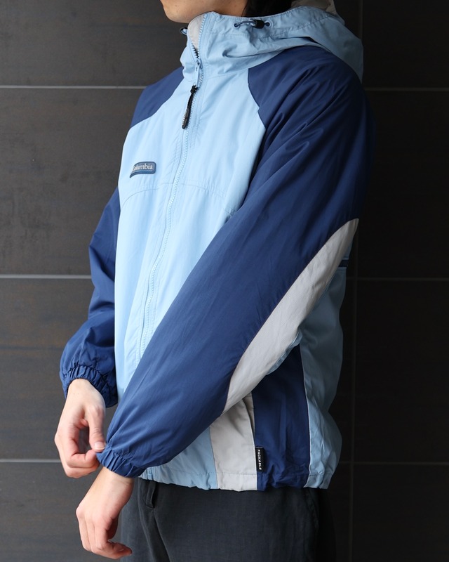 Drawstring hem mountain jacket