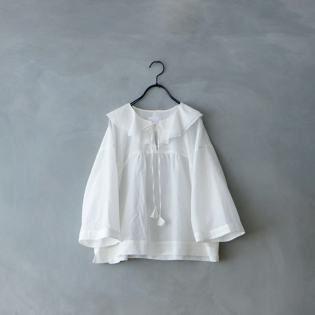 MAGALI  コットンシルクブレイドフリルカラーブラウス/オフホワイト