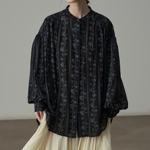 バンドカラーフローラルオーバーサイズシャツ 232110