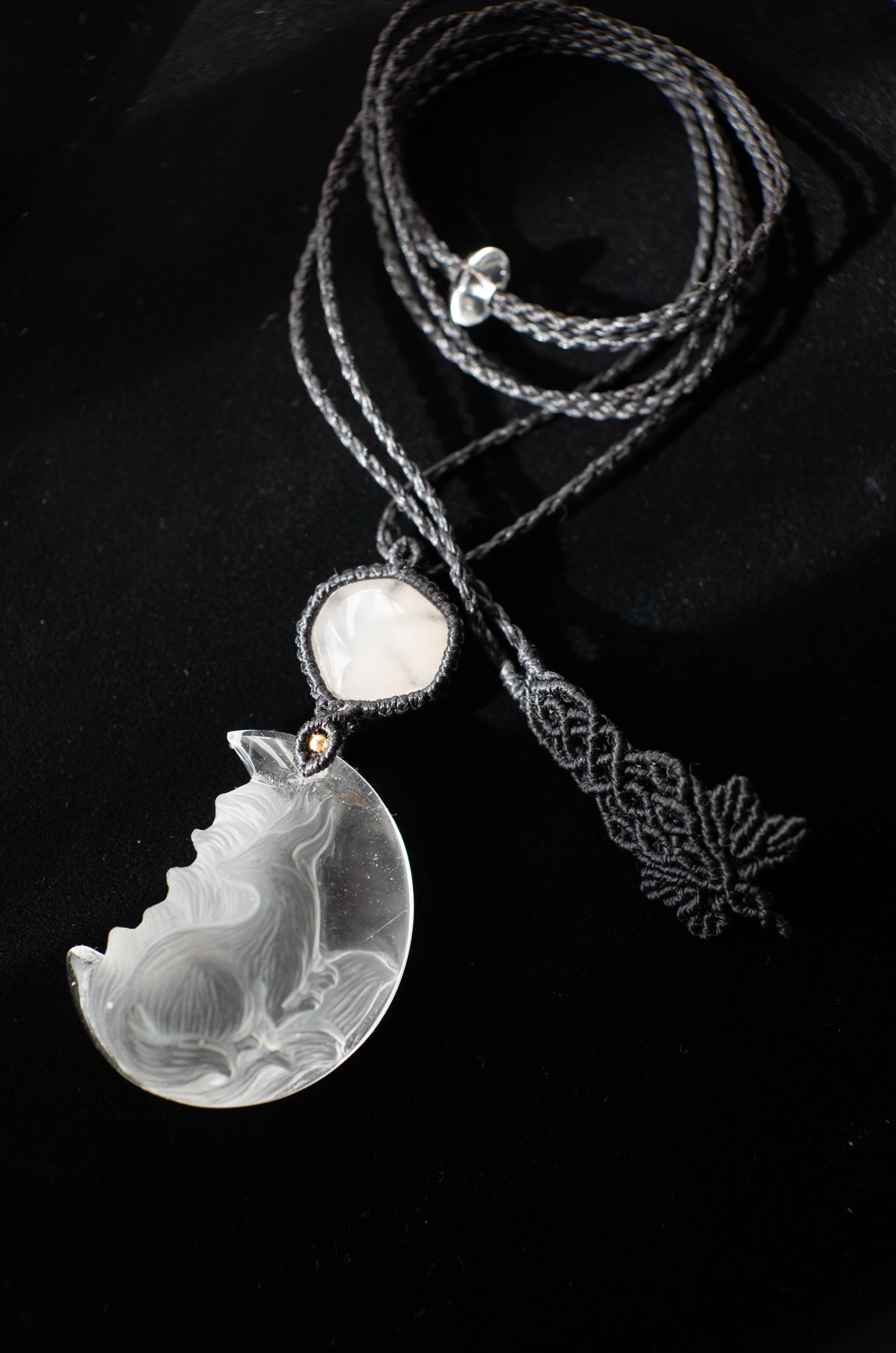 グリーンガーデン 水晶 九尾カービング 彫り物 【公式通販】