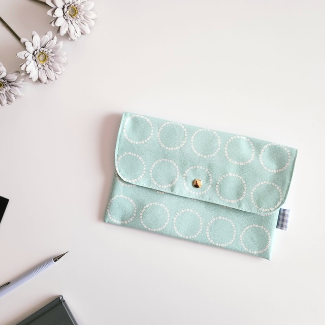 北欧サークルステッチ柄の母子手帳ケース/通帳ケース/パスポートケース│ミント　グリーン　パステル　フラットポーチ