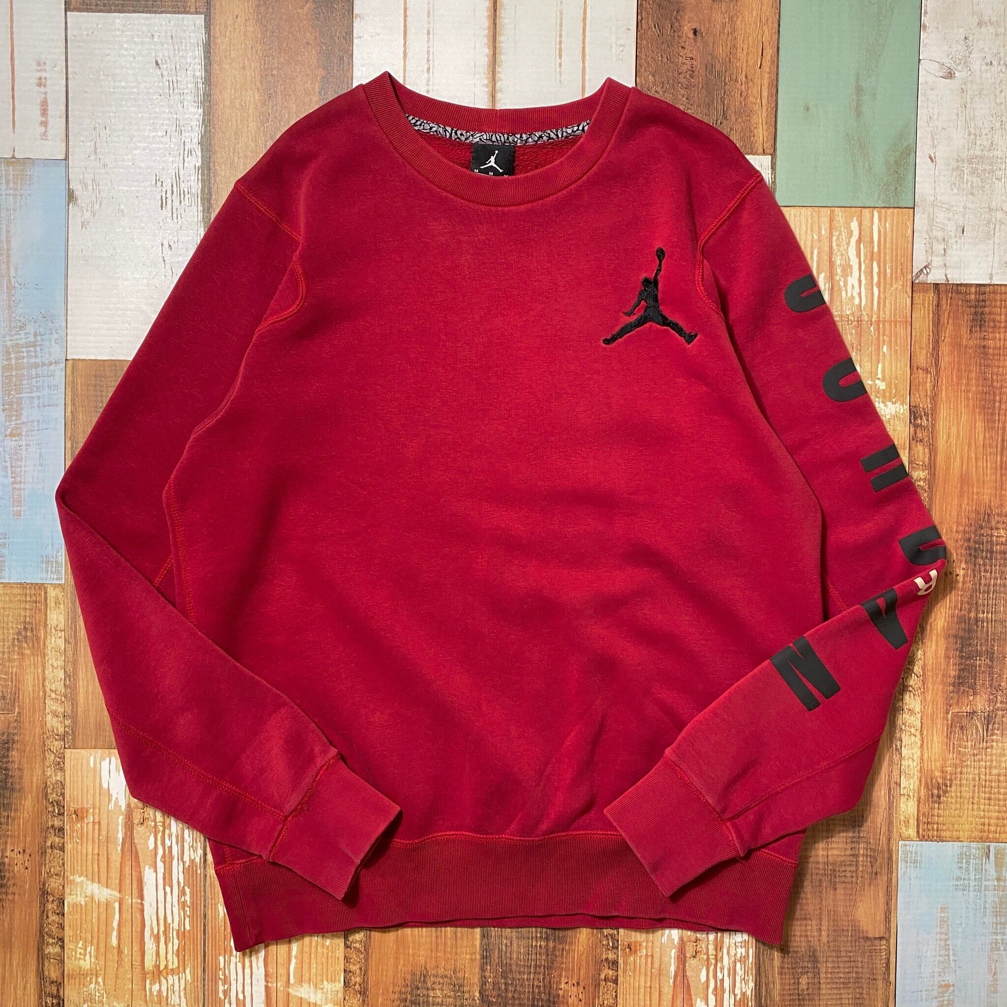 NBA ジョーダン スウェット 刺繍ロゴ 袖ビッグプリント 派手 赤