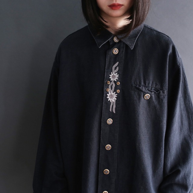 center embroidery design l/s mode shirt