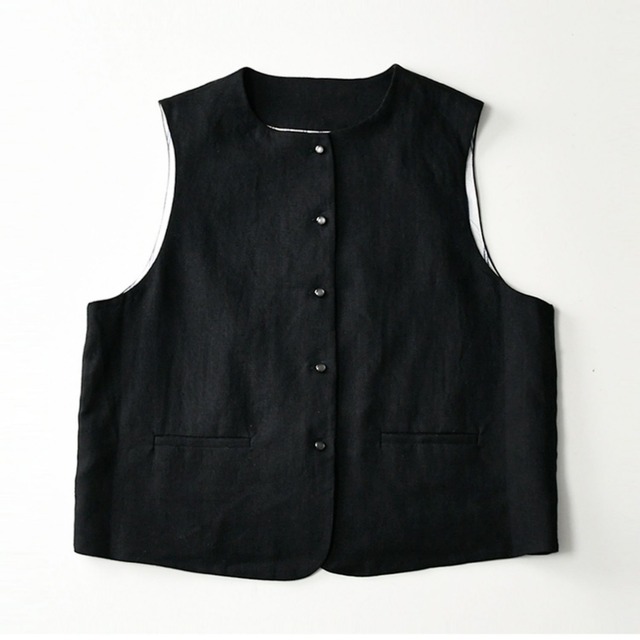 フロントボタン ポケット付きジレ　M0248