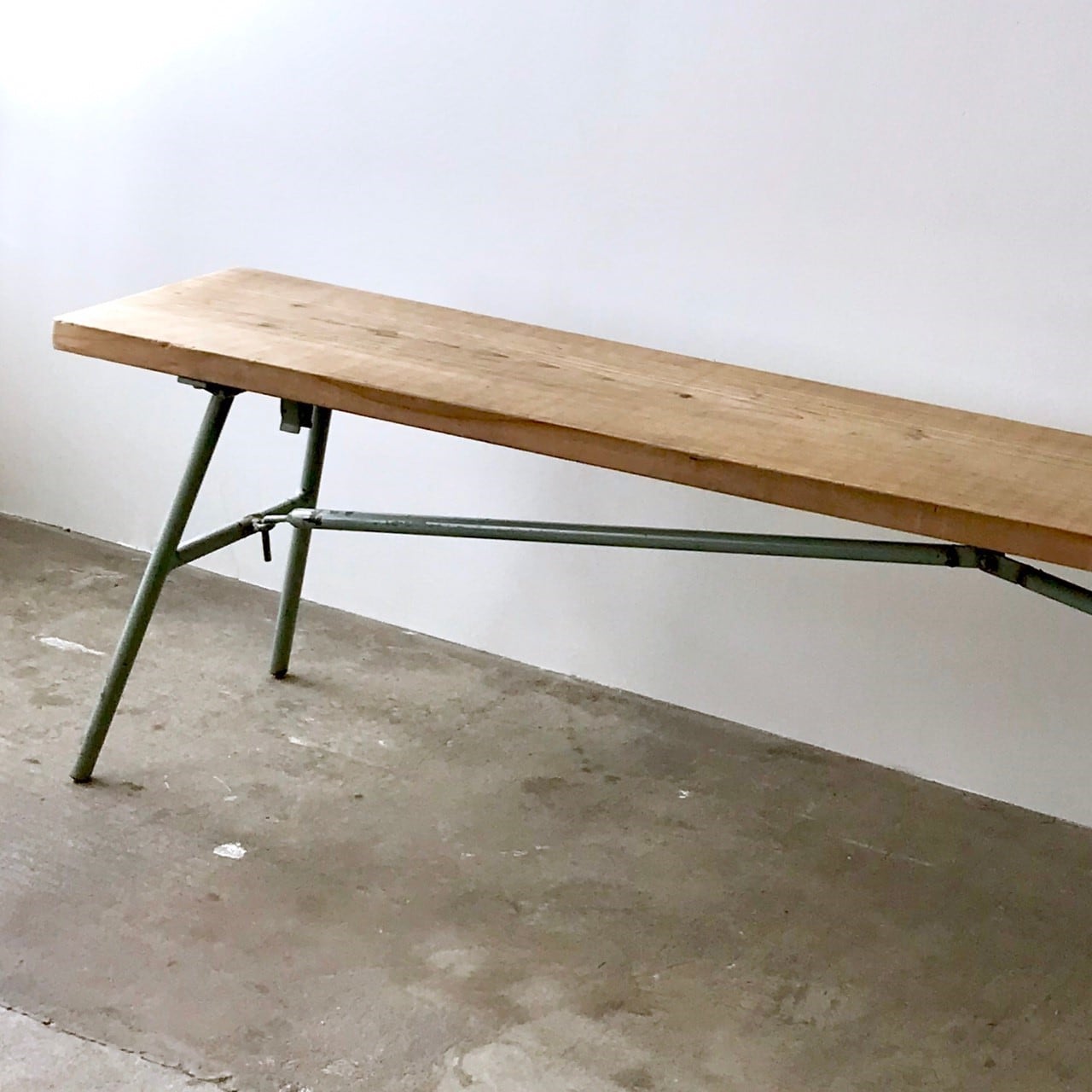 TRUCK FURNITURE SUTTO BENCH ライトブラウン ベンチ 【公式通販】