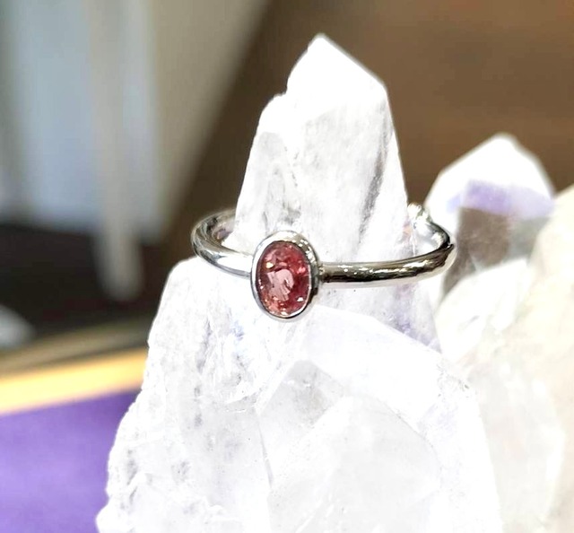 希少宝石　パパラチアサファイアリング