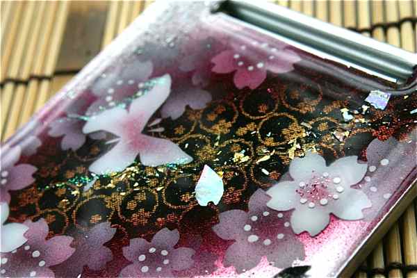 コンパクトミラー「屁」　匠の技！桜色限定の手鏡！職人の手作り！和柄オリジナル商品です！2商品購入で送料無料！ 名入れ匠の技！和柄ミラー「井」コンパクトミラー 手鏡 鏡 ミラー