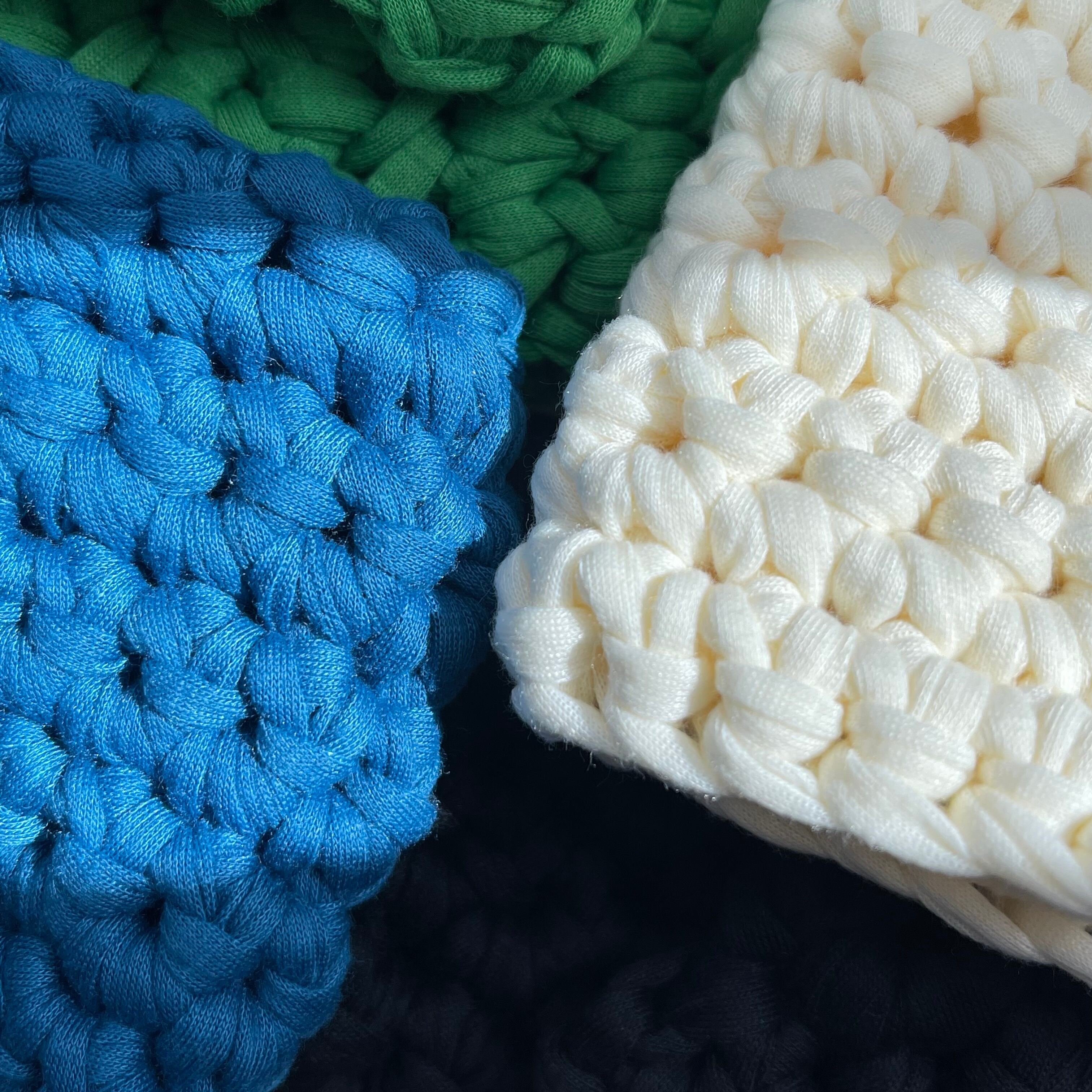 crochet pouch blue / かぎ針編みポーチ ブルー | tuuli