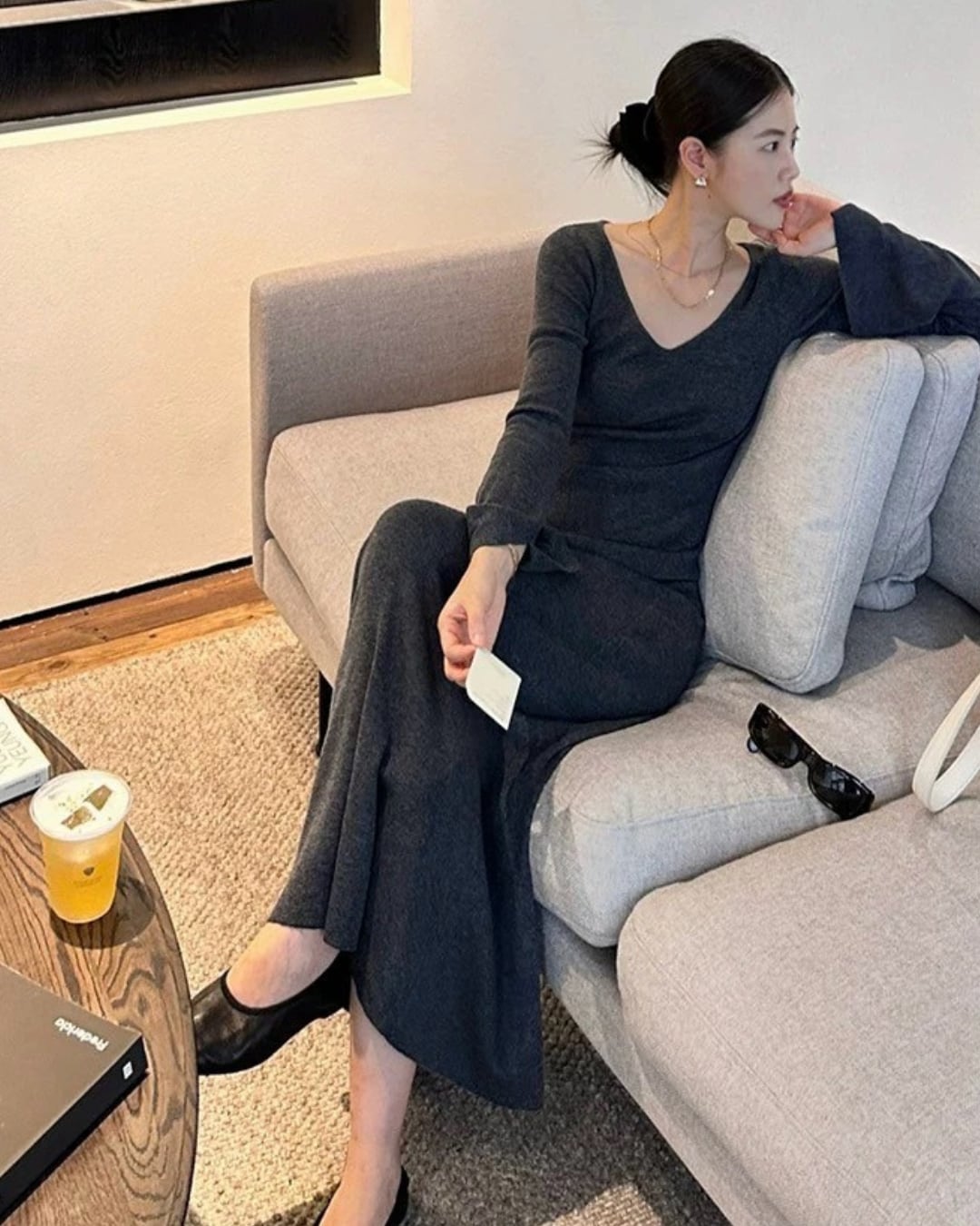 Vネックニットロングワンピース S24398