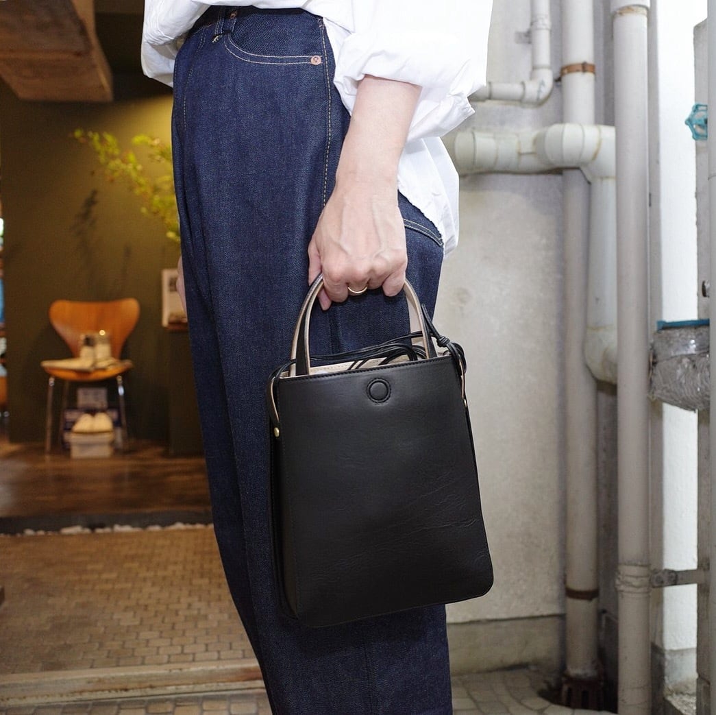 再入荷MARROW (マロウ) ROUNDED BOX BLACK | Debby