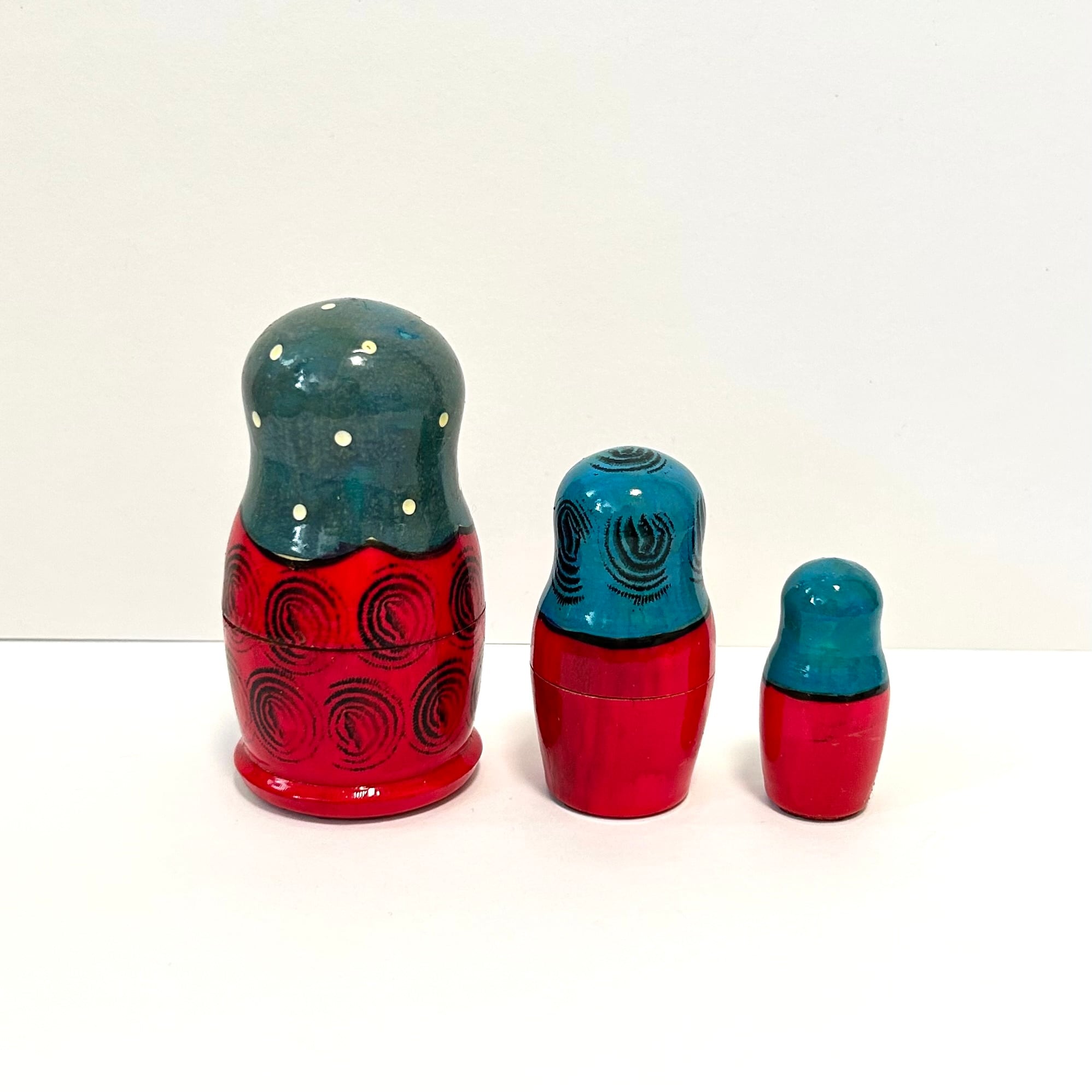 ビテージ いちご マトリョーシカ 9cm 3ピース A ロシア製 マイダン