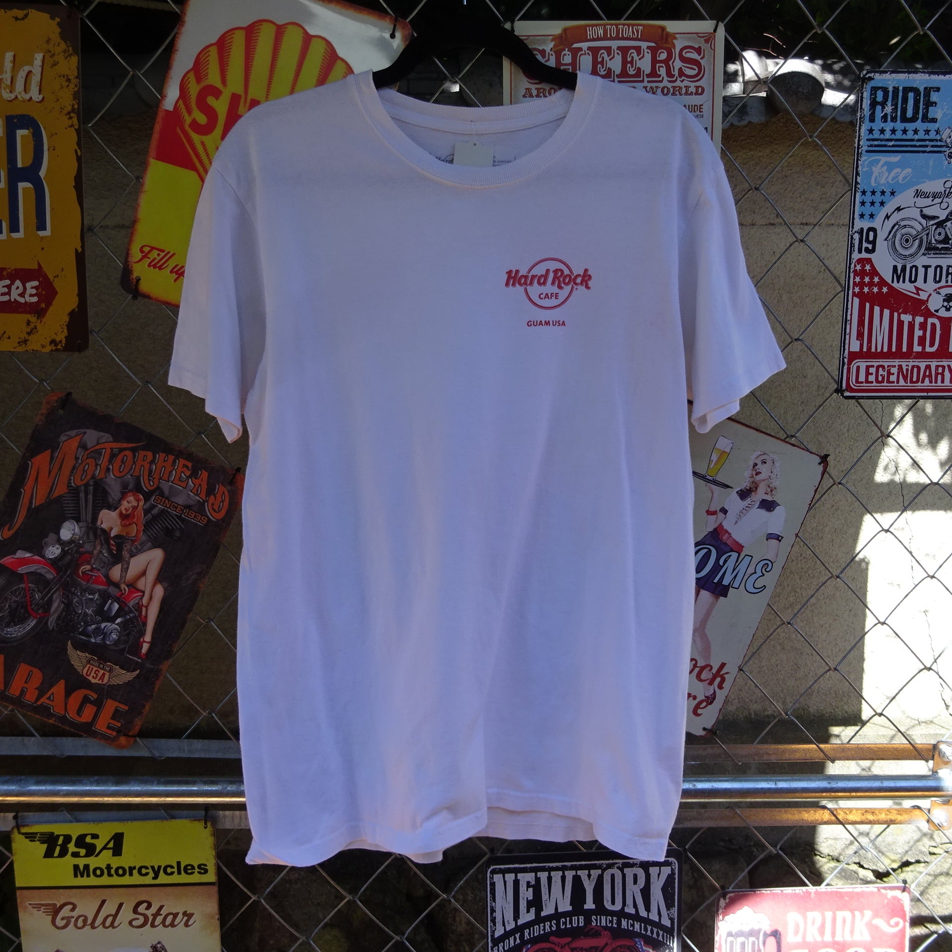 Hard Rock CAFE ハードロックカフェ Tシャツ グアム限定品 M Hard Rock CAFE ハードロックカフェ Tシャツ グアム限定品 M