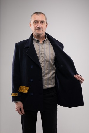 ウクライナ刺繍ジャケットコート　手縫い　プレミアムウール　Lサイズ