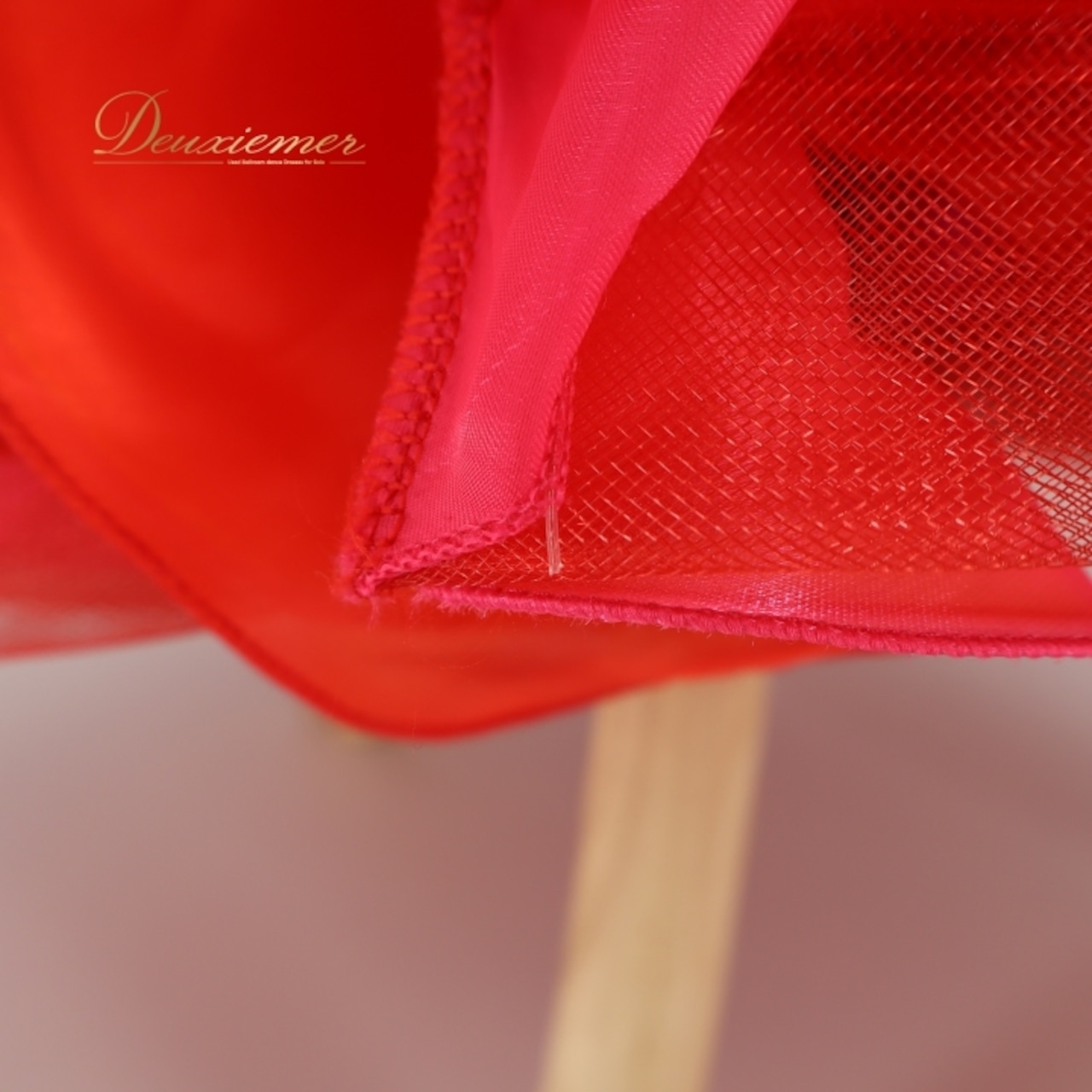 ベリーダンス オリエンタル 衣装 スカート レッド系 フリル 赤 橙 スリット ボリューム 練習 レッスン 華やか 鮮やか 上品 かわいい ダンス衣装 ステージ イベント 伸縮 ストレッチ ピンク系 オレンジ系