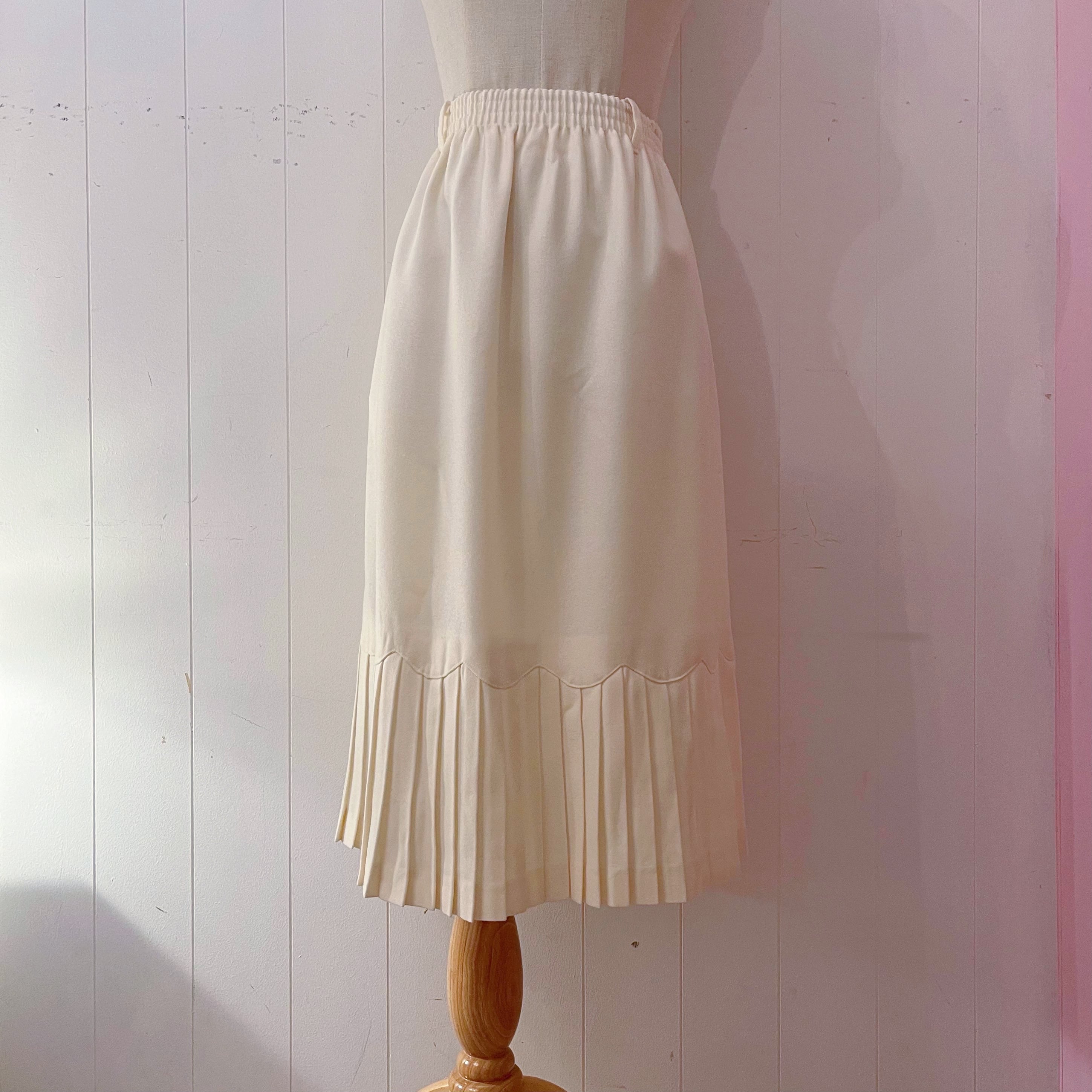 scallop pleats cream wool skirt