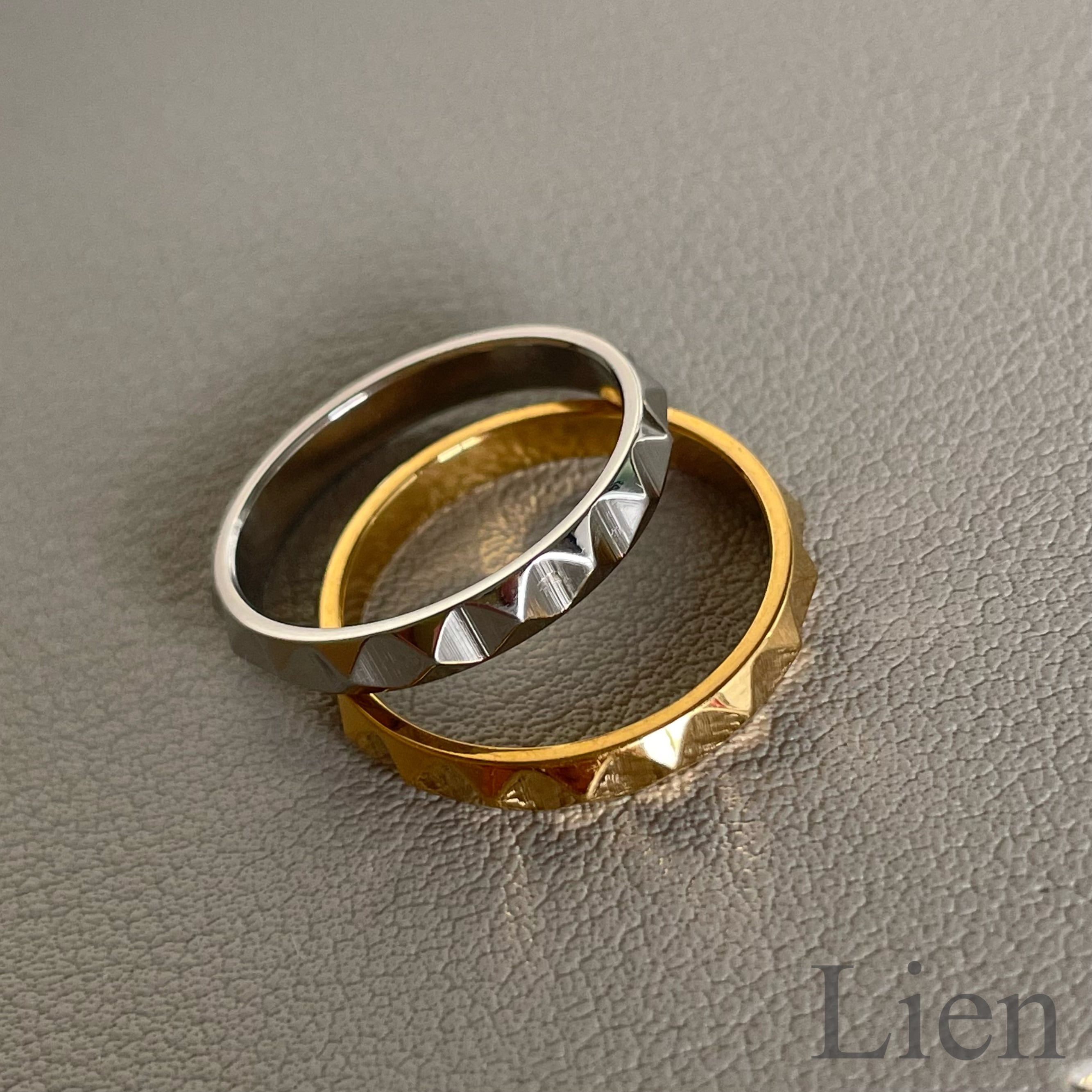 輝く スタッズ リング 指輪◇つけっぱなし!OK 316L サージカル