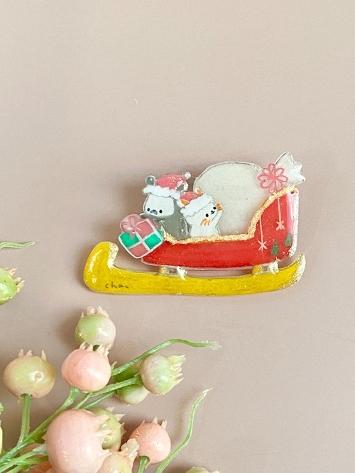 ブローチ『ソリに乗ってプレゼントお届けだる♡』