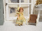 イエローワンピースとボネ　「Nancy Ann Story Book Doll」（アイくすみ・欠けあり） 画像1