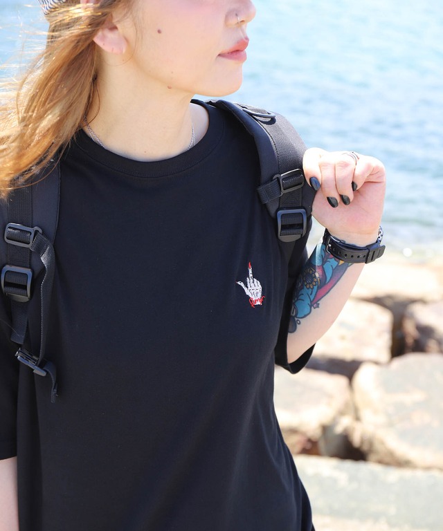 RAISE MIDDLE FINGER - 刺繍Tee(ビッグシルエット) (Mサイズ)