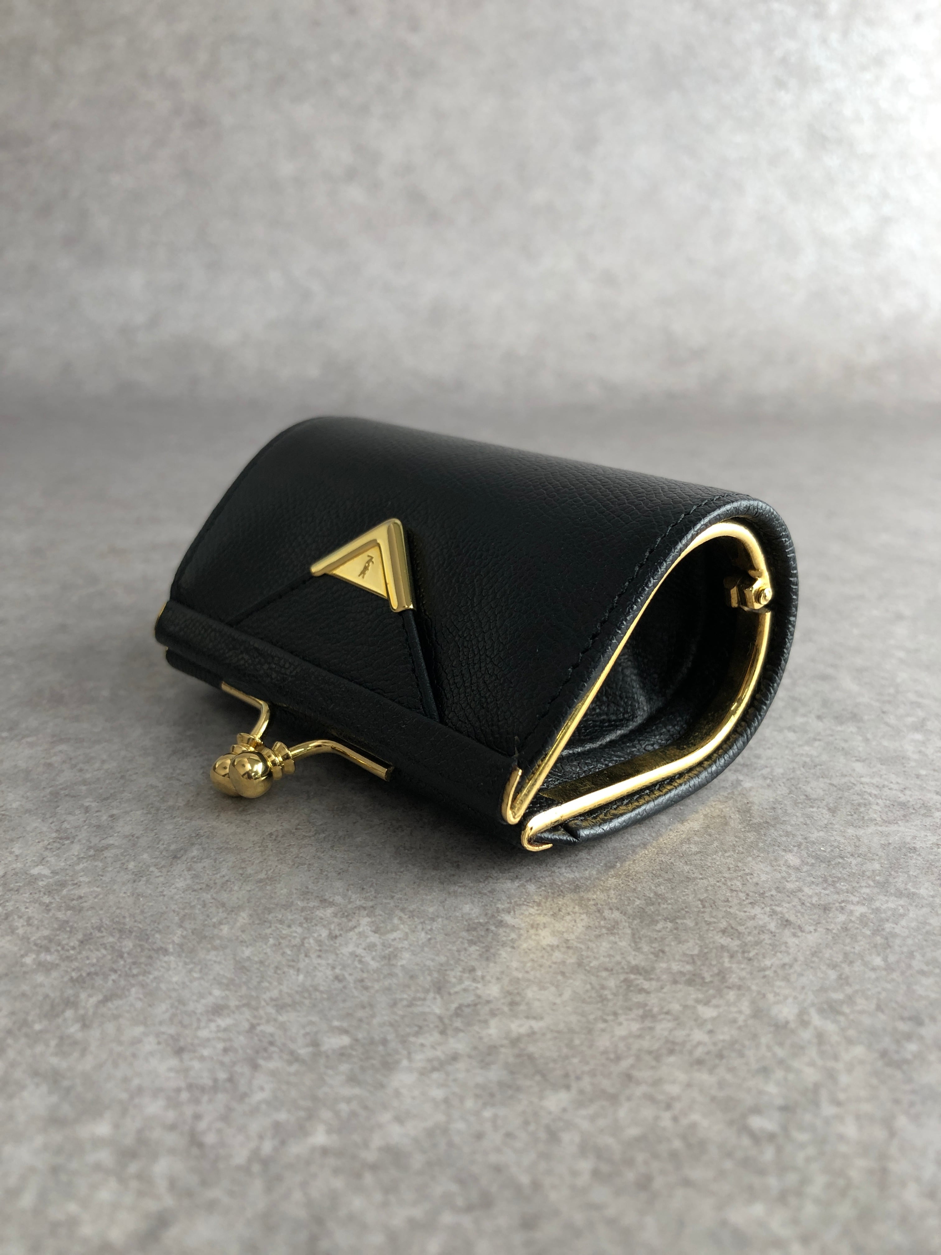 Yves Saint Laurent イヴ・サンローラン 財布 ブラック YSL レザー