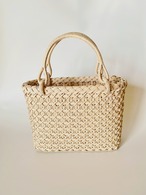 編み目がかわいいかごバッグ