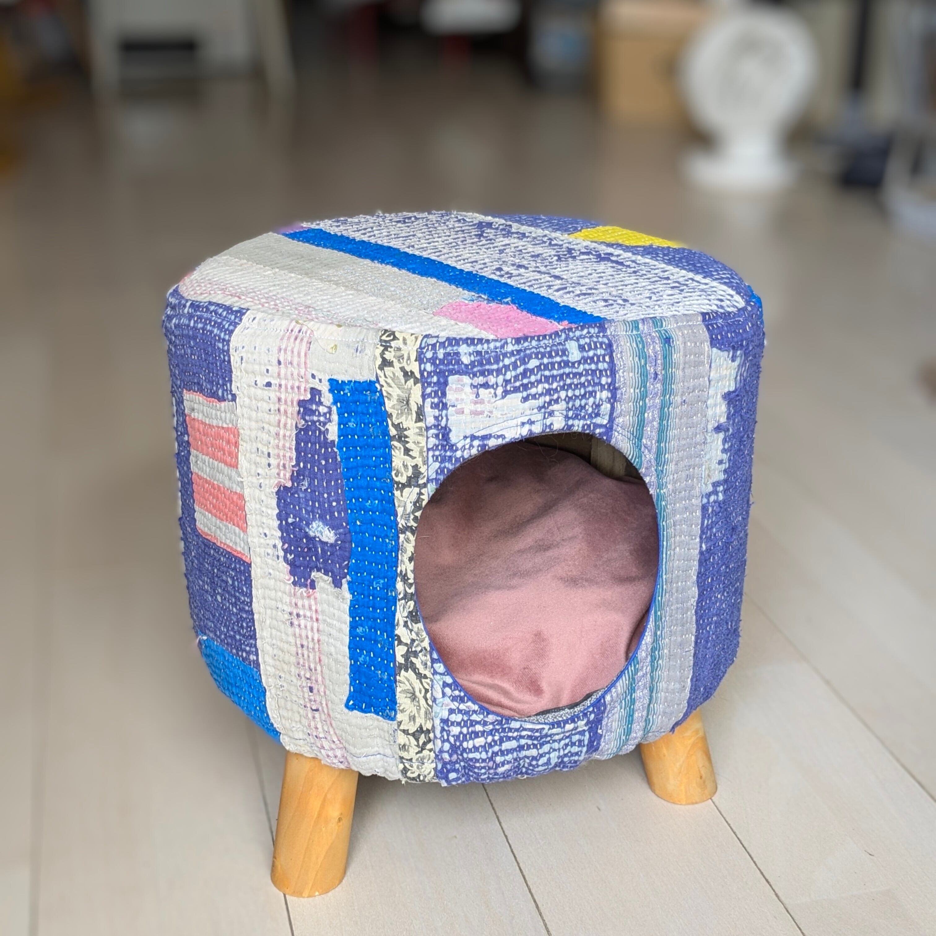 ヴィンテージラリーキルトのスツール 猫ハウス キャットハウス