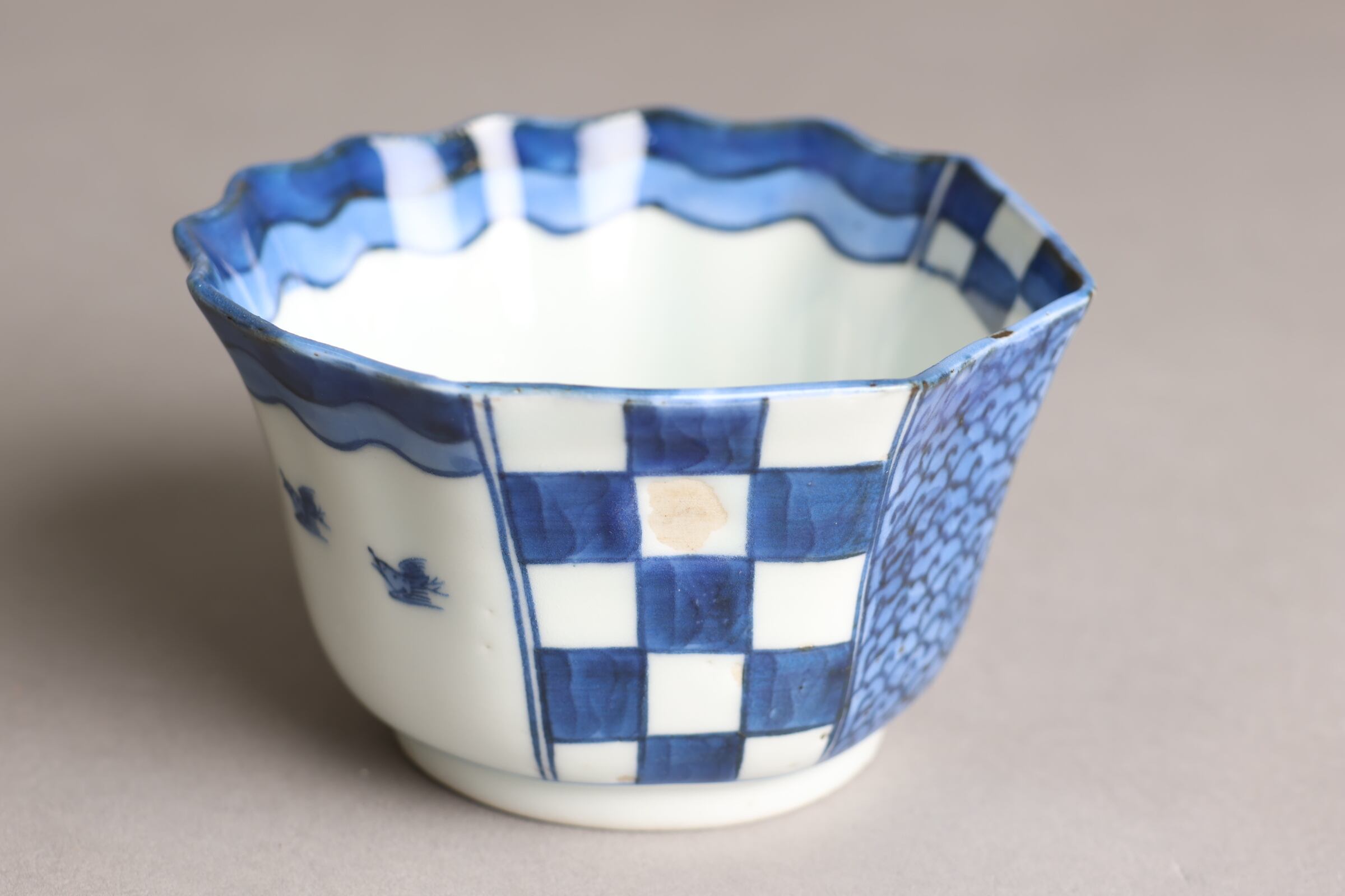 向付 古伊万里 染付 風景市松文 | (有)新原美術