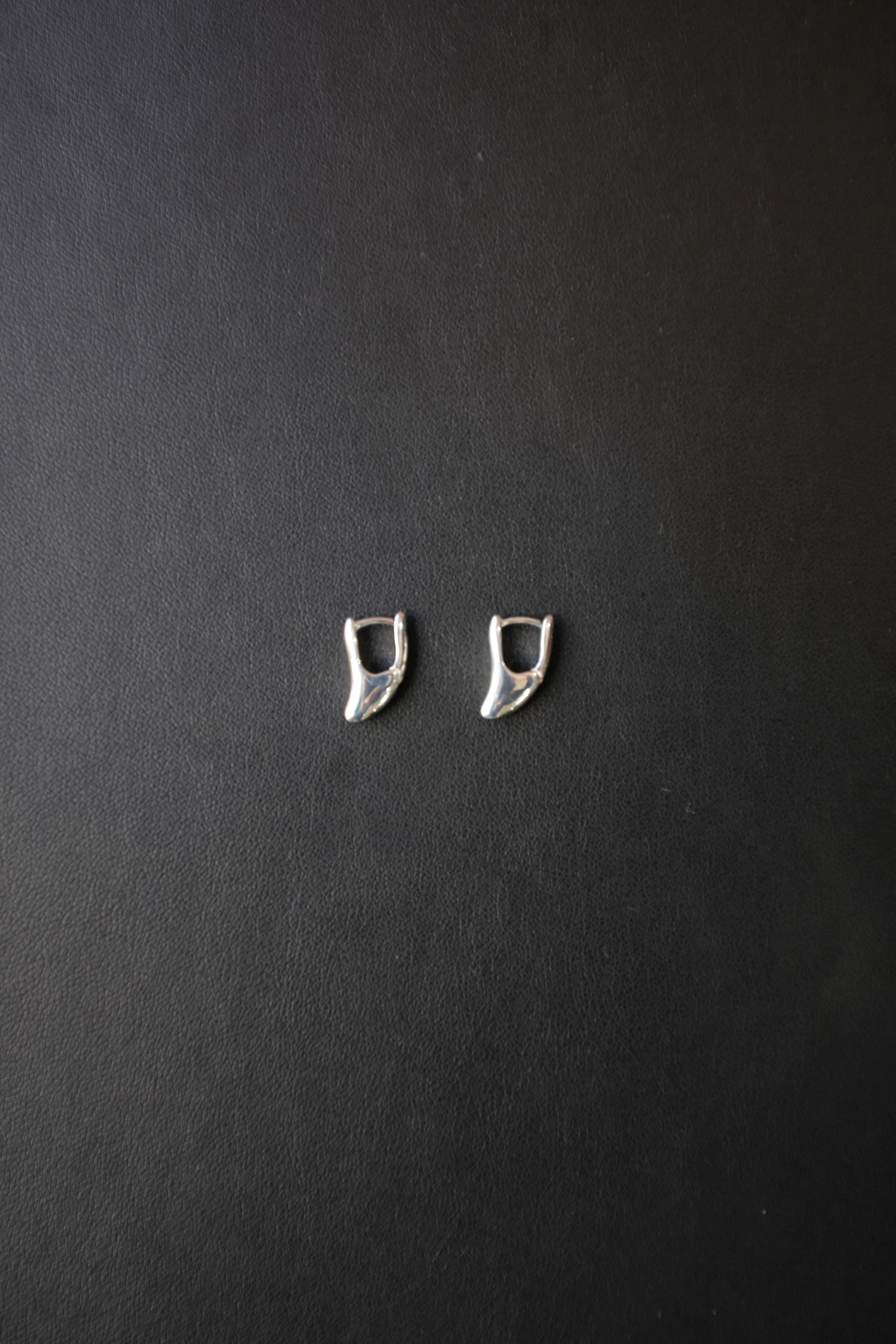 R.ALAGAN]TINY MOON HOOPS /SILVER | YES-姫路の美容院と服のお店YES