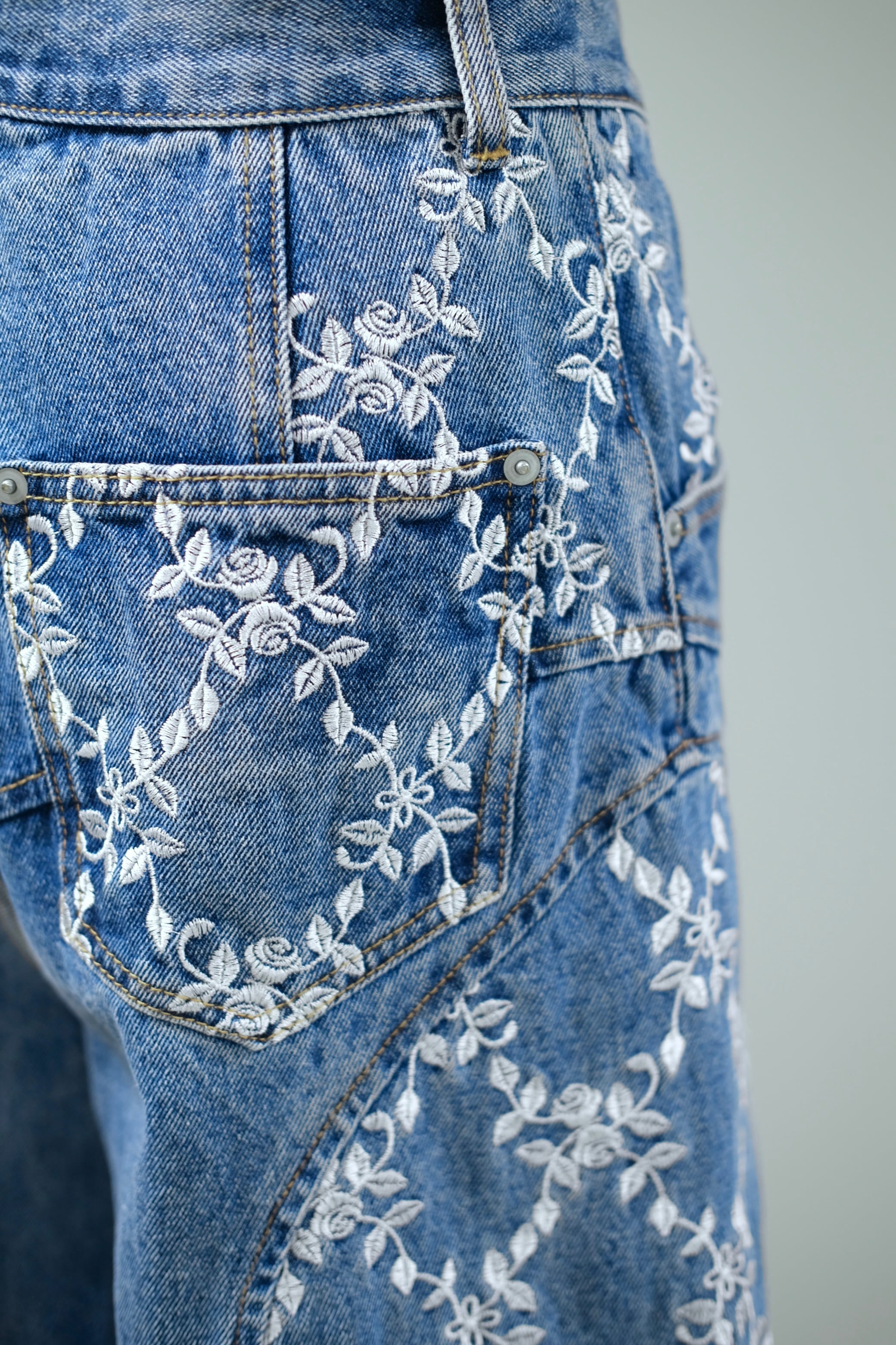 FETICO】FLOWER EMBROIDERED WIDE JEANS - indigo - | Pay ID FETICO】FLOWER EMBROIDERED WIDE JEANS - indigo - | Pay ID