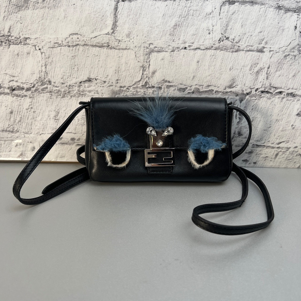 FENDI フェンディ  モンスター レザー ショルダーバッグ ブラック A-9566