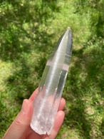 ブラジル・バイーアアレグリ産・レムリアン水晶ポイント 　162g