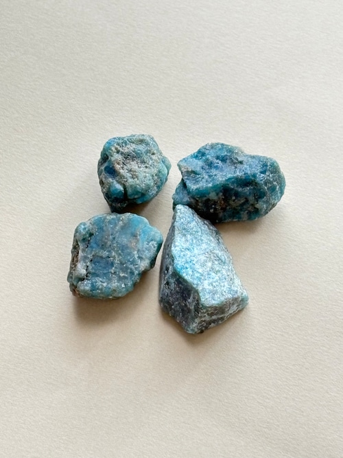 アパタイト原石　いずれか一点