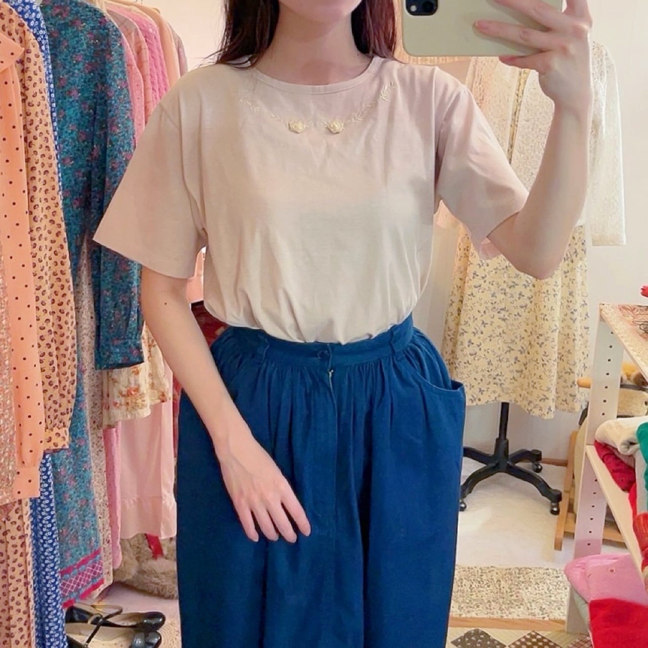 ribbon rose beige T-shirt