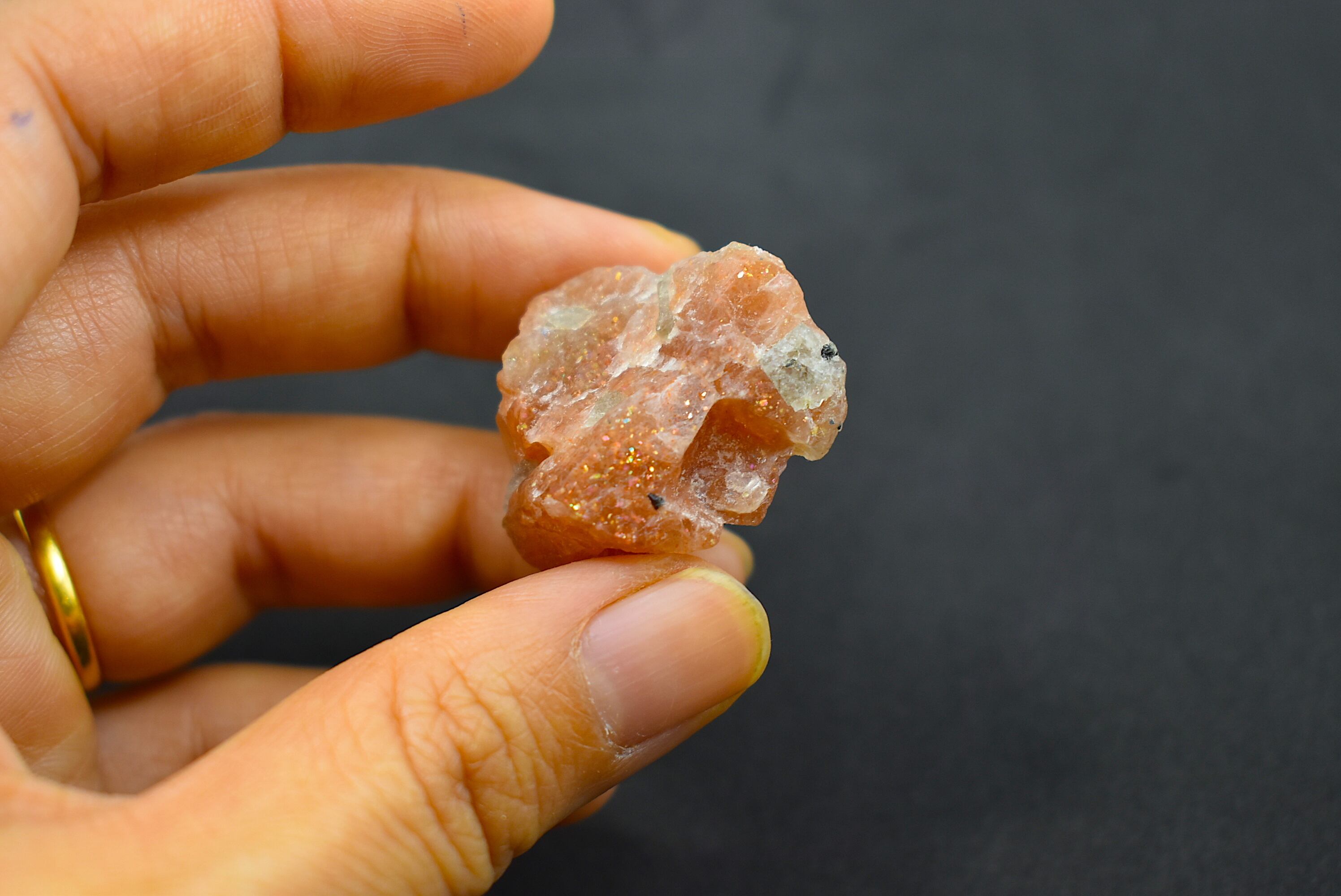 カーネリアン原石 carr002 | Funky garuda Stone (ファンキー
