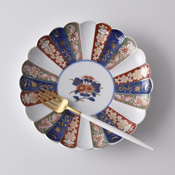 【日本製】6号皿 波佐見焼 見込菊花紋