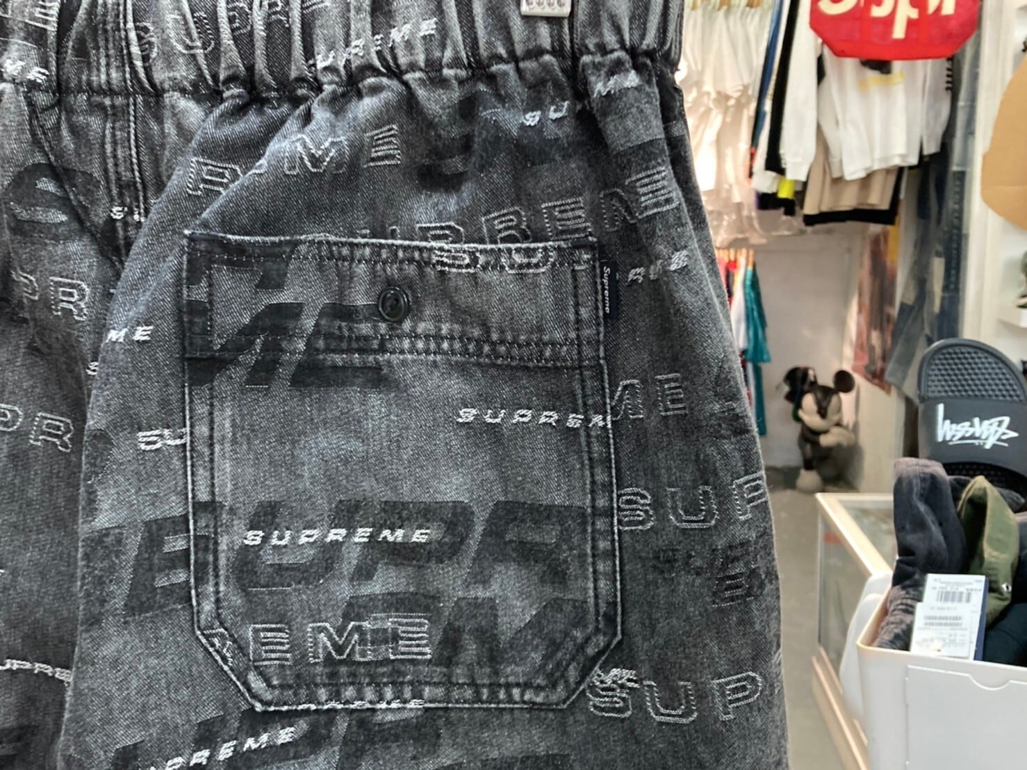 Supreme 19AW DIMENSIONS LOGO DENIM SKATE PANT BLACK SMALL Supreme 19AW DIMENSIONS LOGO DENIM SKATE PANT BLACK SMALL