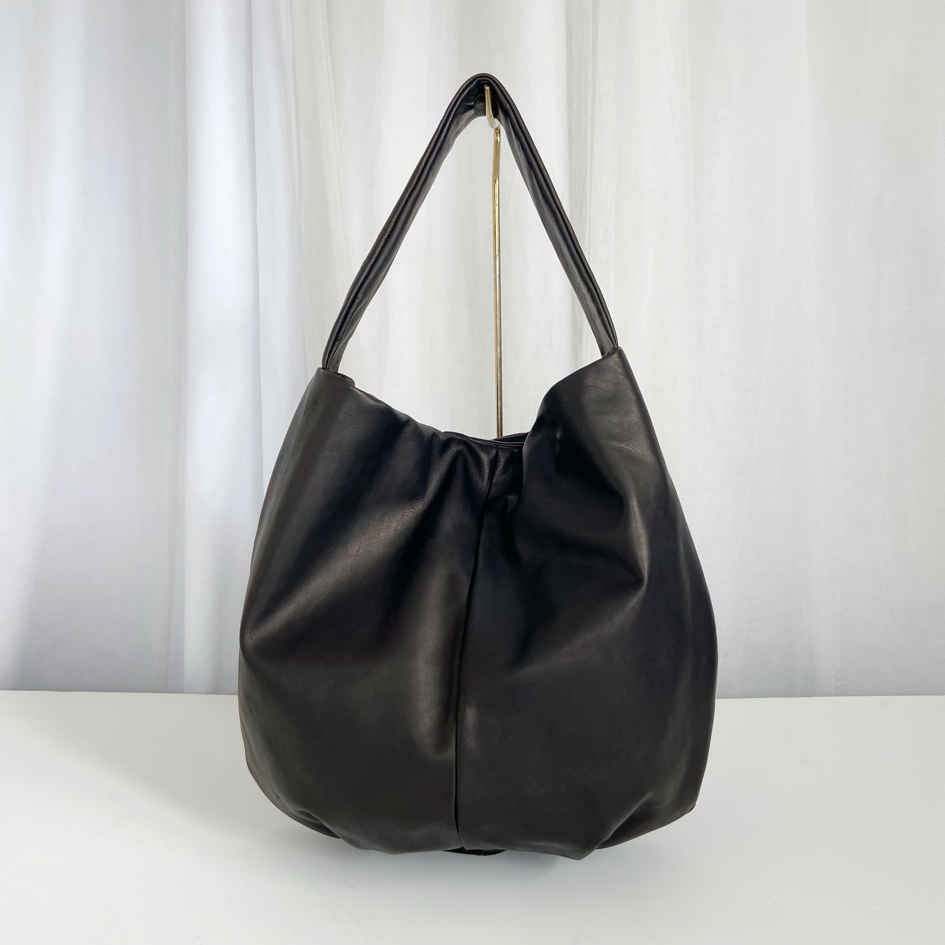 大きめラウンドショルダーバッグ＊ホースレザー＊ソフト＊軽量