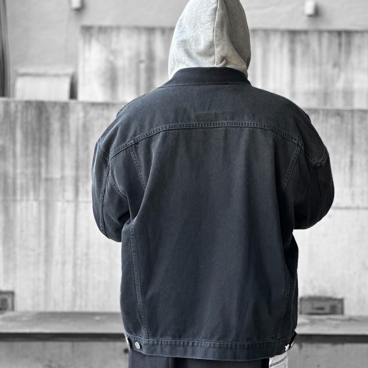 VETEMENTS】DENIM JACKET WITH DETACHABLE HOOD | AYIN VETEMENTS】DENIM JACKET WITH DETACHABLE HOOD | AYIN