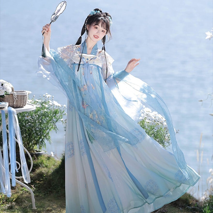 淡彩の余韻を纏う 漢服風ロングドレス4点セット 刺繍グラデーション|WithU