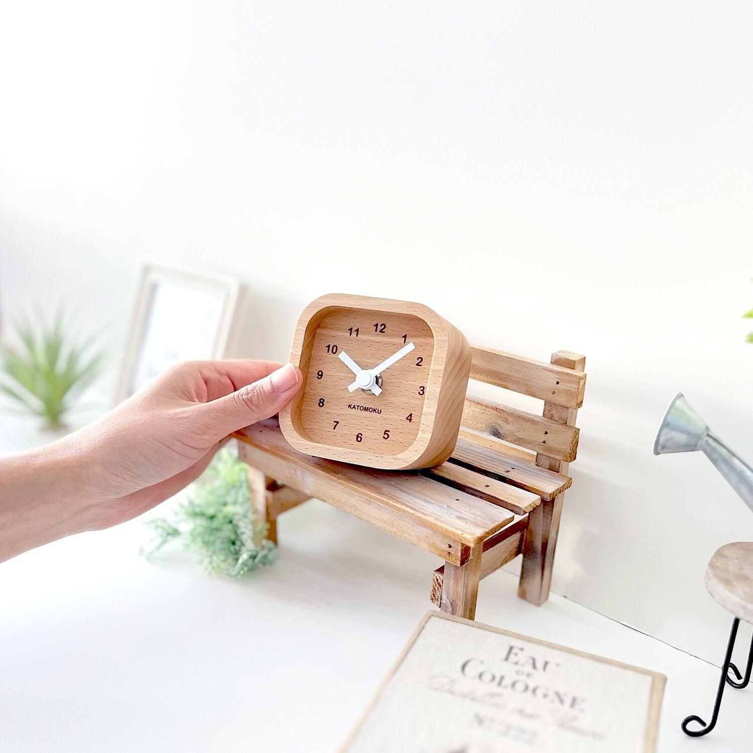 KATOMOKU mini clock 四角 白 km-25WH | 加藤木工株式会社 online shop