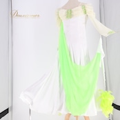 社交ダンス 衣装 スタンダードドレス ドレス ワンピース 白 黄緑 フロート レース パーティ 発表会 パーティドレス 蛍光 ファー 羽 明るい Sanline サンリーヌ ホワイト系 グリーン系 羽根付き おしゃれ 可愛い 女性 ダンス衣装 舞台衣装 パフォーマンス衣装 目立つ 明るい色 明るいデザイン