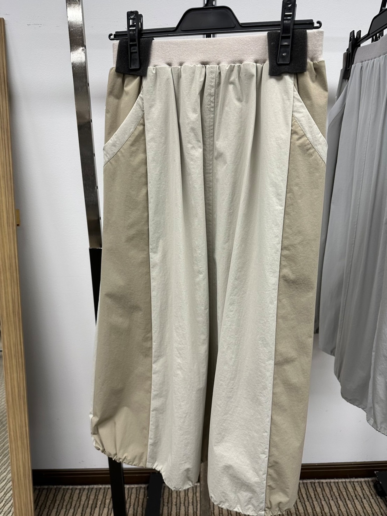 ラドアッシュ　ストレッチ裾コード入りスカート　62-7261