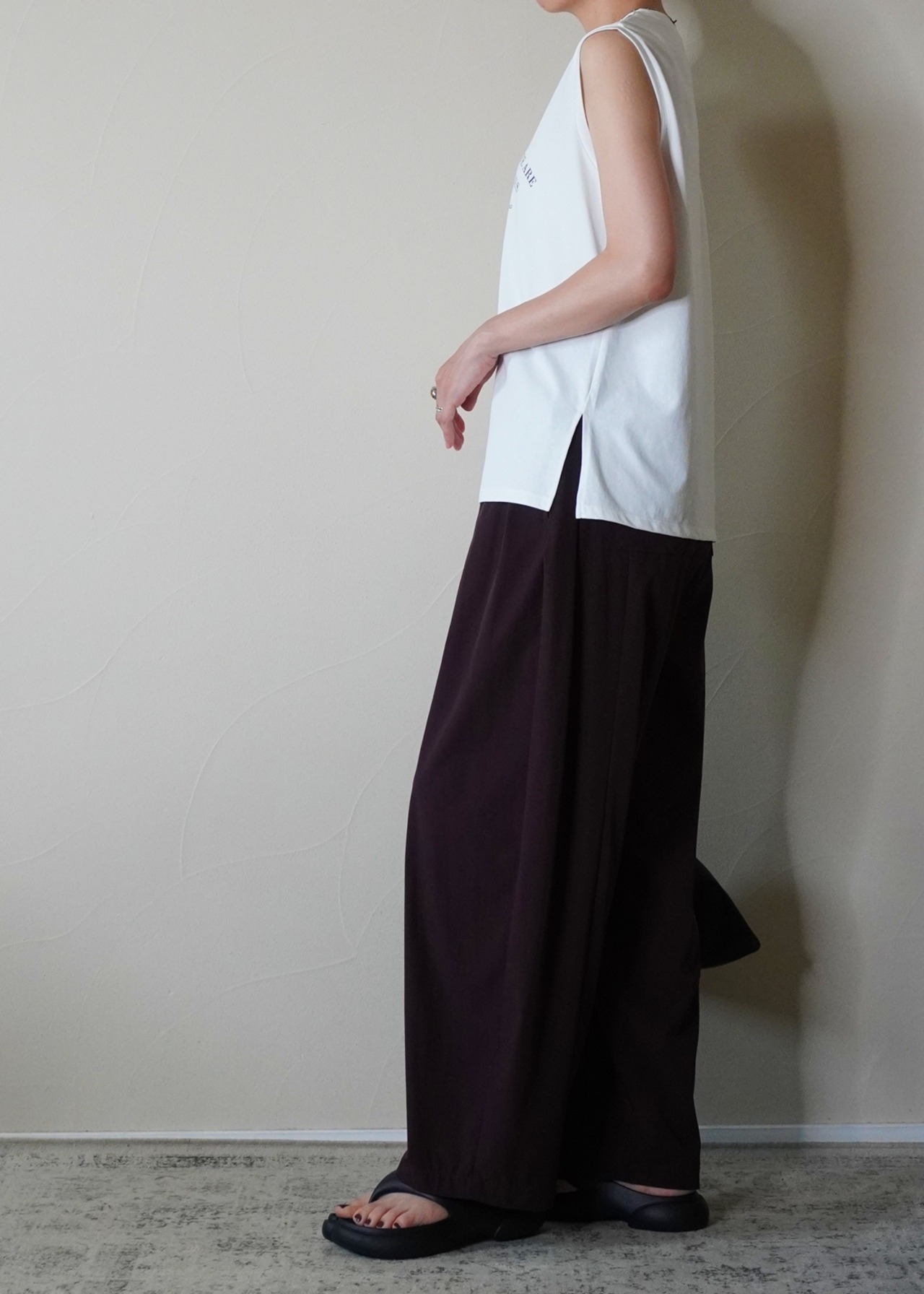ノースリーブ　ロゴTシャツ