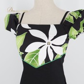 フラダンス 衣装 ワンピース ドレス ブラック系 アロハスタンダード 日本製 ALOHASTANDARDS プルメリア柄 ハワイアンプリント 半袖 パフスリーブ 裾フリル 黒 白 緑 黄 ダンス衣装 ハワイアンダンス ハワイアンプリント アロハ フラ ダンス　レッスン 練習 レディース ホワイト系 グリーン系 大人っぽい 上品 おしゃれ かわいい フラワープリント トロピカル柄 ボタニカル柄 プルメリア フラガール ブラックワンピース フレアワンピース パフスリーブ ワンピースドレス きれいめ カジュアル