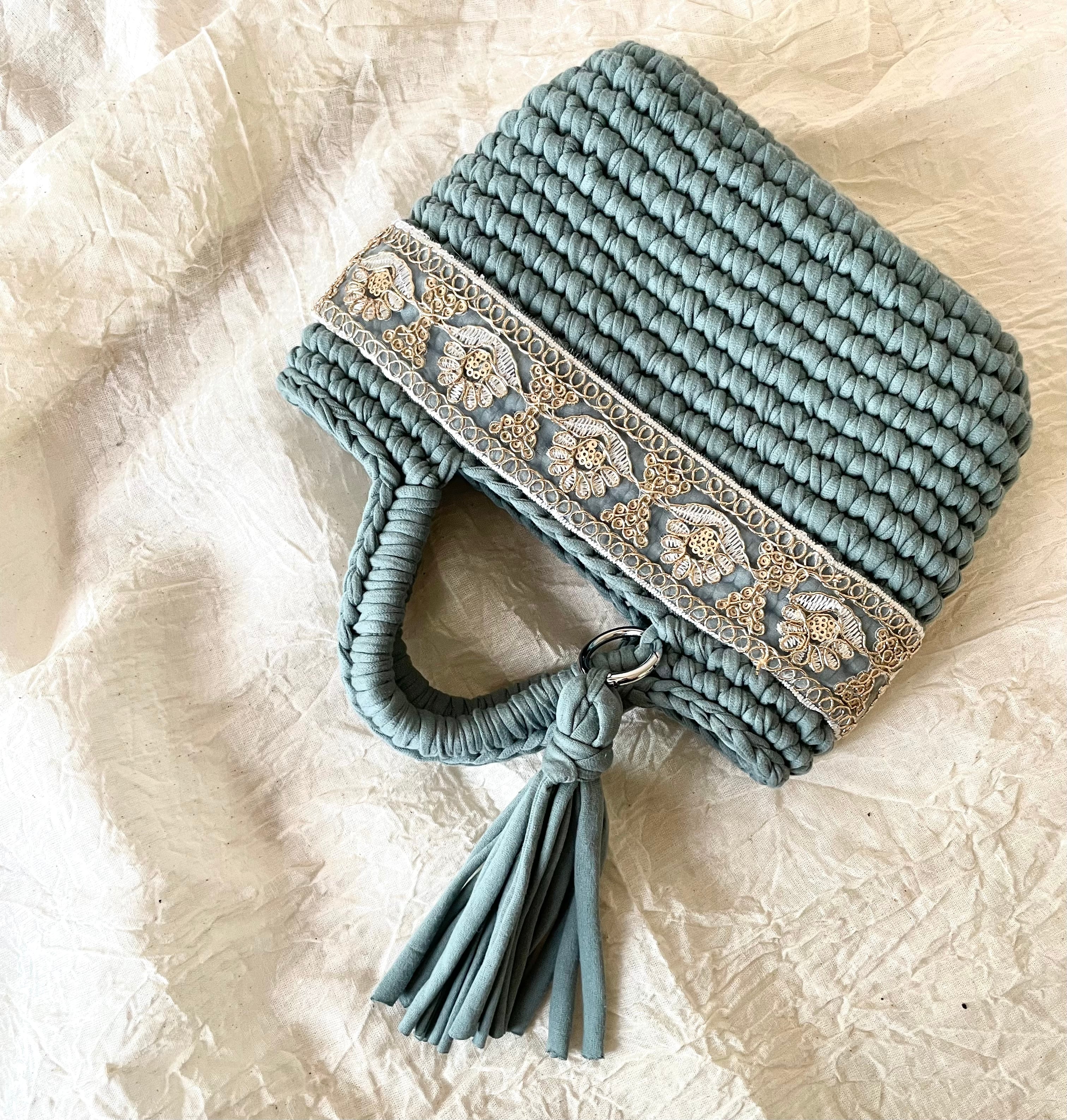 インド刺繍リボン♡シンプルフリンジズパゲッティbag 編み物バッグ 