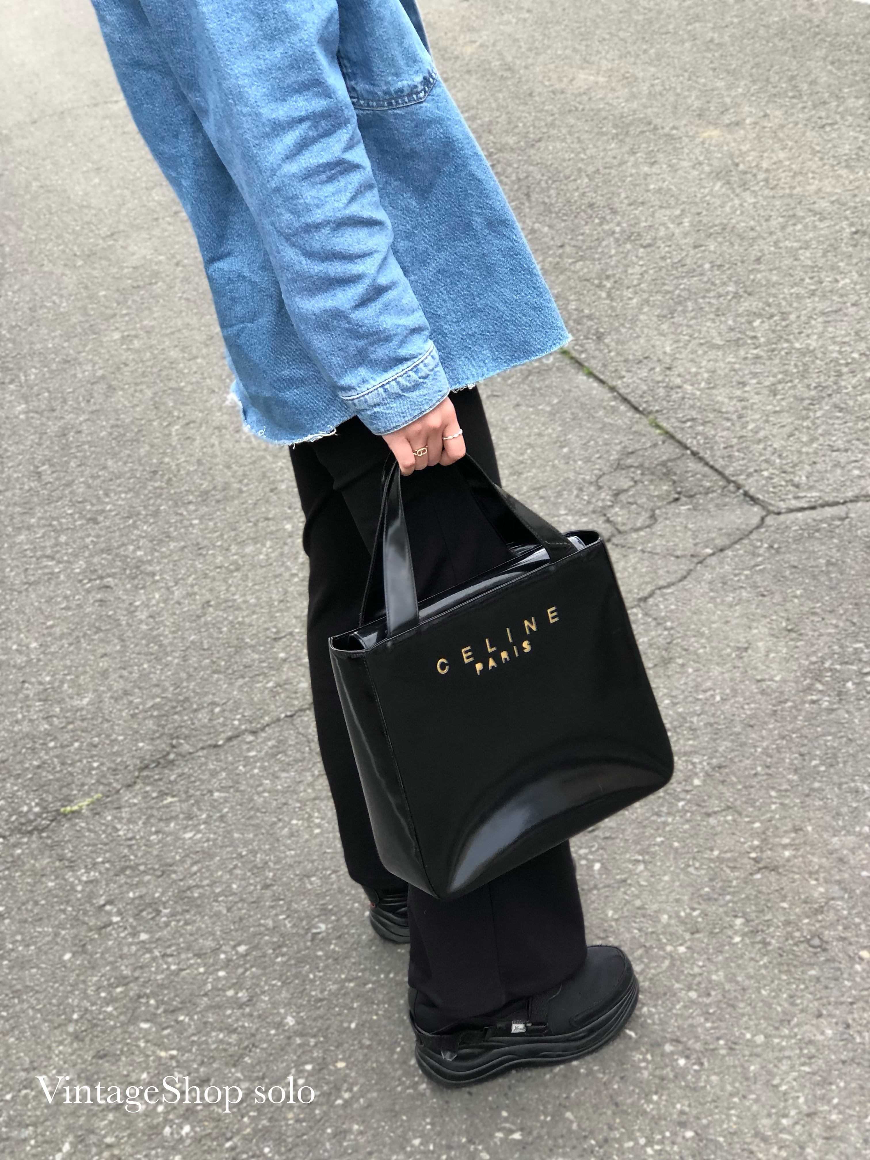CELINE ブラック ロゴハンドバッグ CELINE セリーヌ ロゴ カットアウト ハンドバッグ ブラック vintage