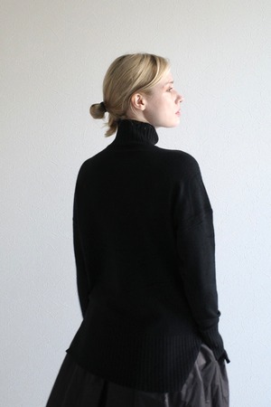 cashmere mix high-neck knit (black)