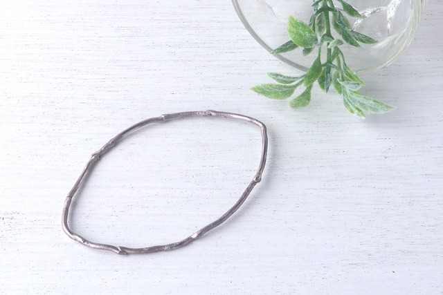 シルバーリーフ型バングル